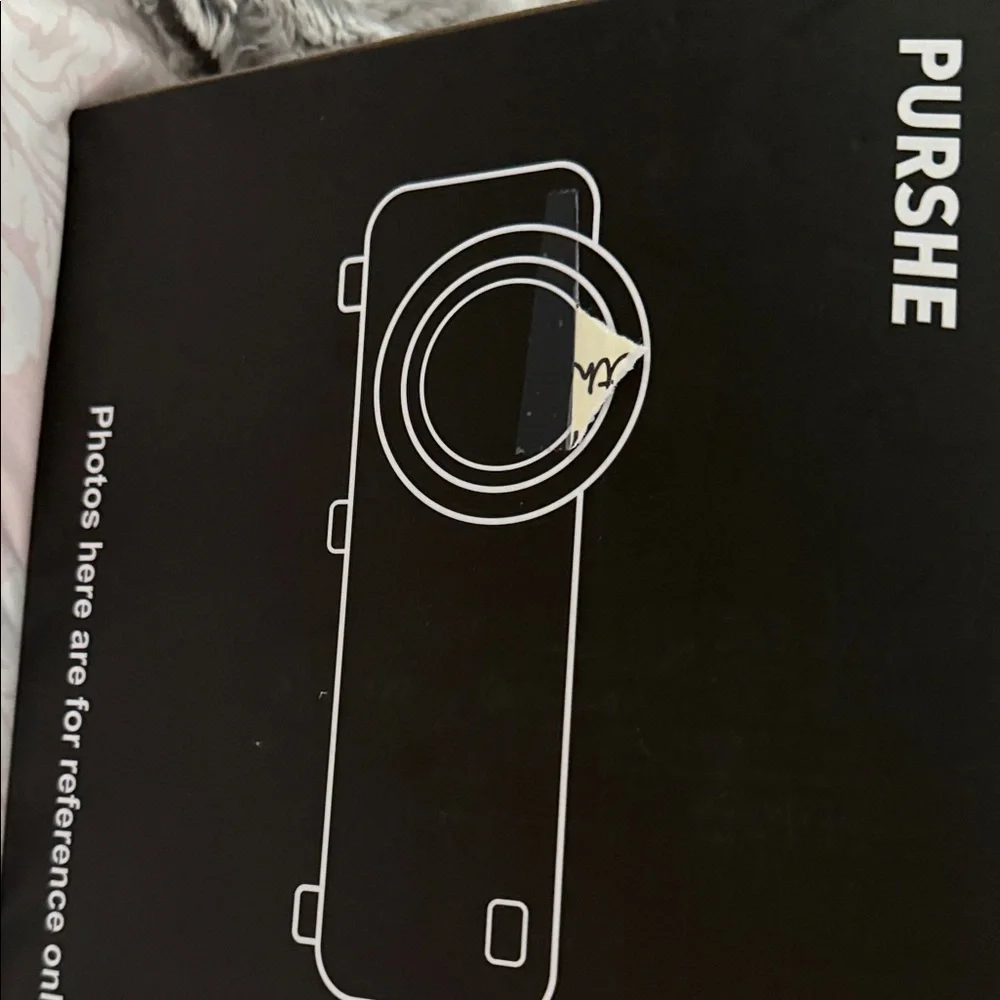 Black Multimedia Projector - Picture 3 of 4